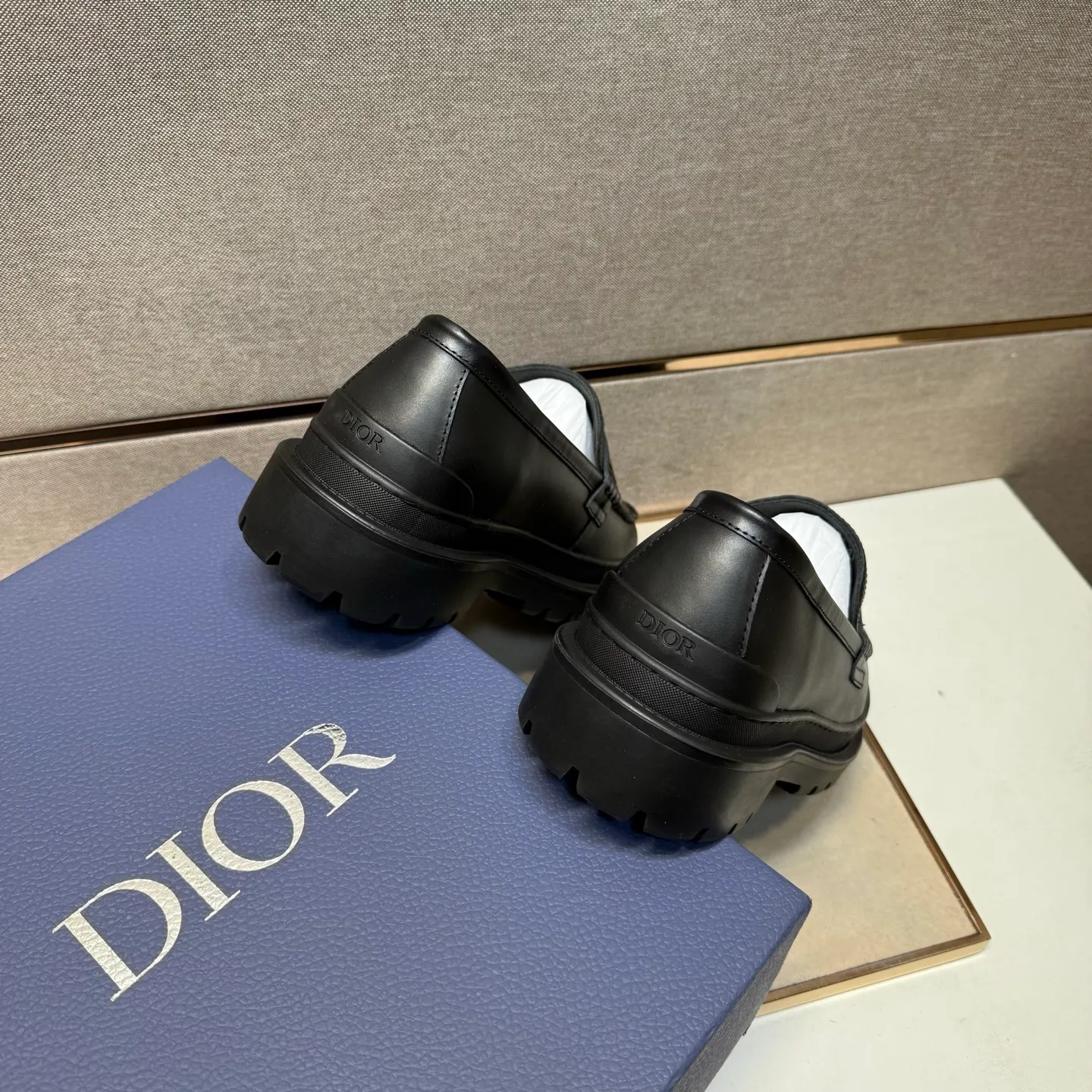 ⬛️Men's shoes 💰p442 [Dior~] Men's casual shoes 2025z cabinet sales simultaneously 🔶Size: 39-44 #️⃣ 🔷2 colors🔜The upper is made of multi-material splicing➕Genuine leather lining, comfortable and breathable, sole: original comfortable and wear-resistant outsole, ⚠️Real shot📱Photographed🎬The real thing is better📢📢📢